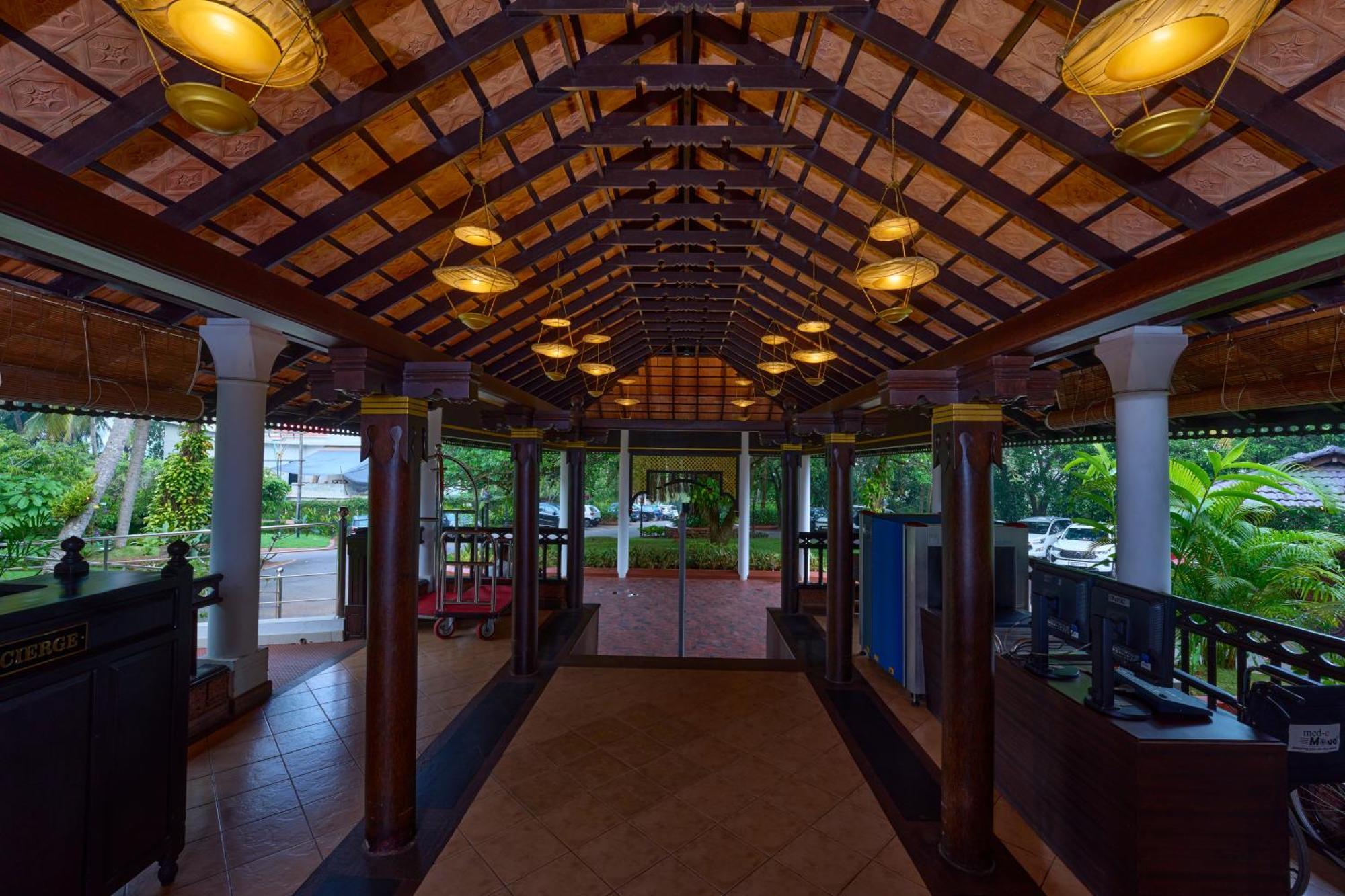 The Raviz Kadavu, Kozhikode Hotel Exterior photo