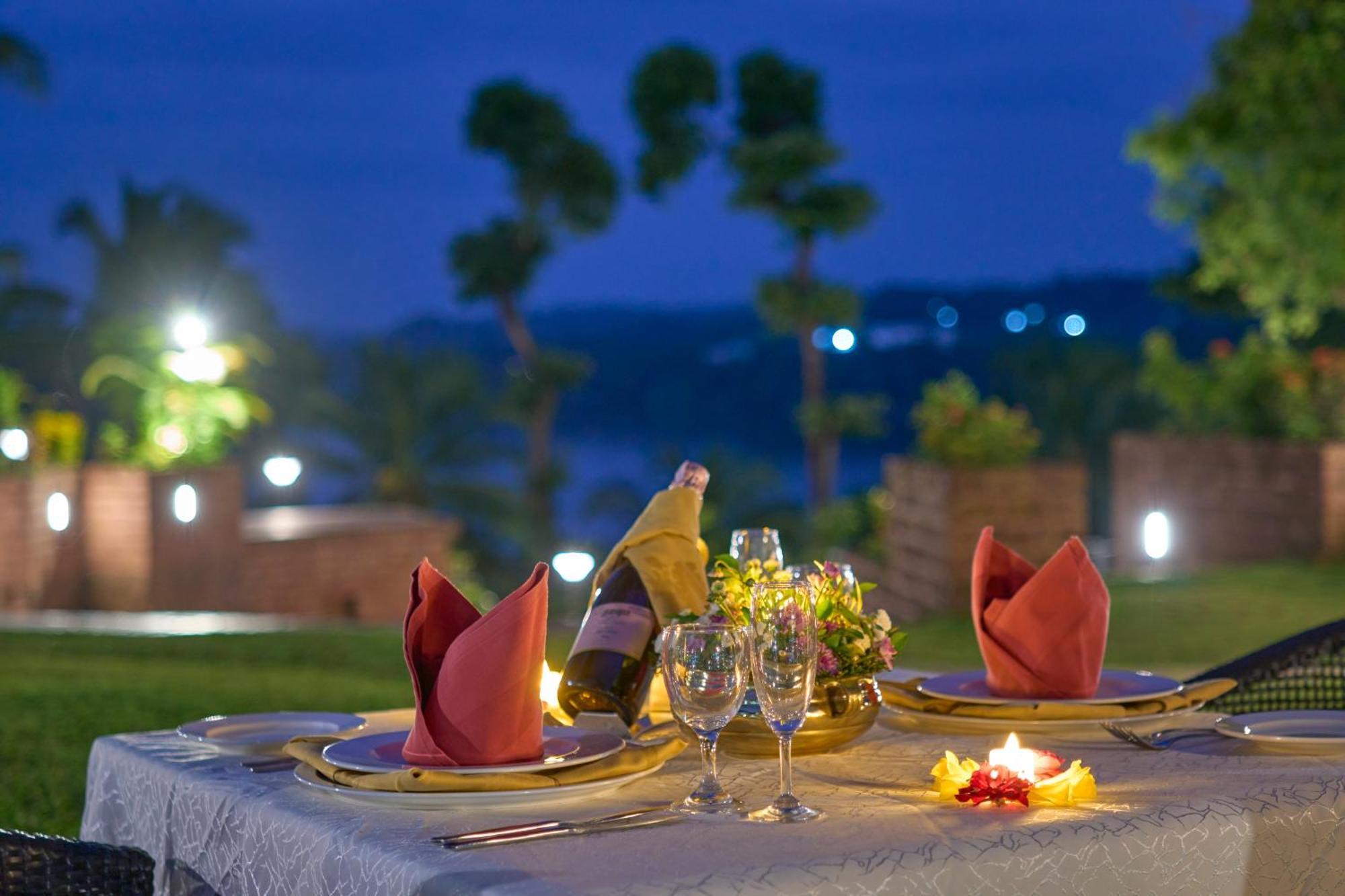 The Raviz Kadavu, Kozhikode Hotel Exterior photo