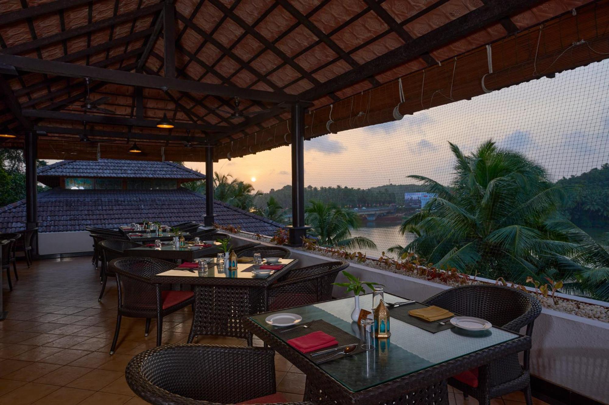 The Raviz Kadavu, Kozhikode Hotel Exterior photo