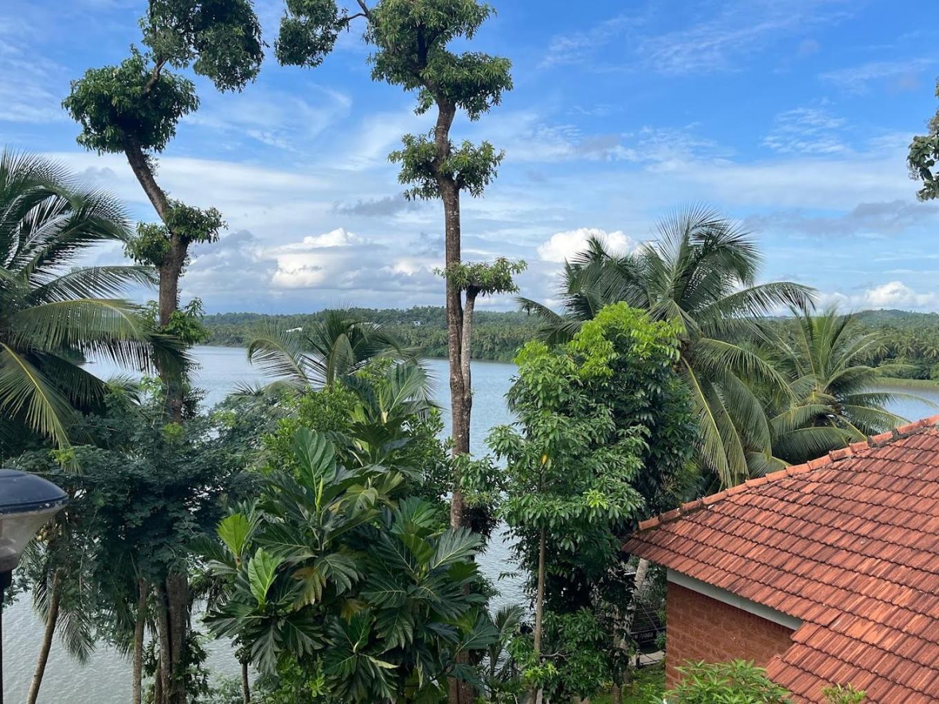 The Raviz Kadavu, Kozhikode Hotel Exterior photo