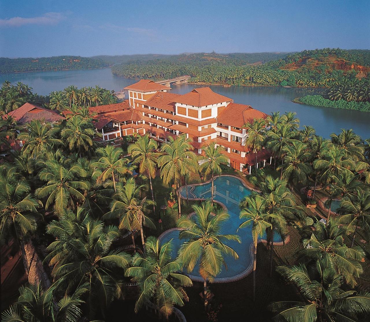 The Raviz Kadavu, Kozhikode Hotel Exterior photo