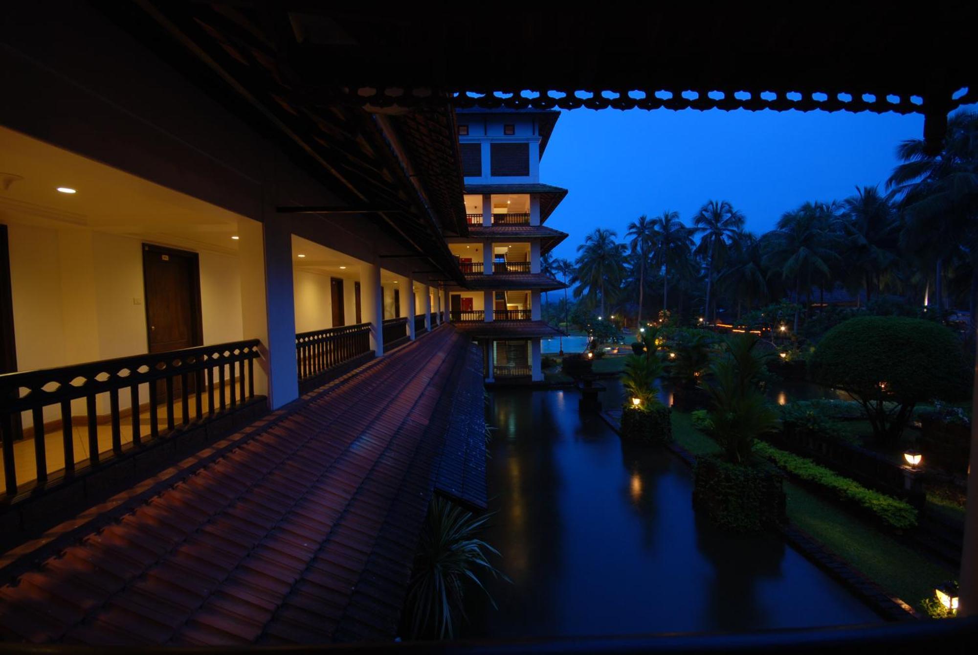 The Raviz Kadavu, Kozhikode Hotel Exterior photo