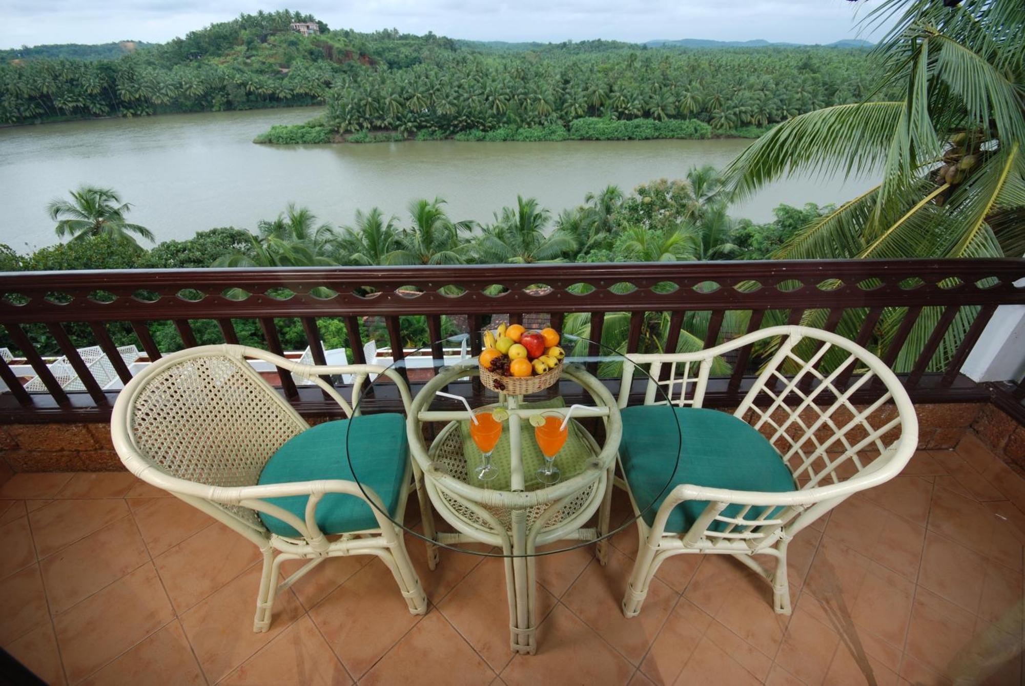 The Raviz Kadavu, Kozhikode Hotel Exterior photo