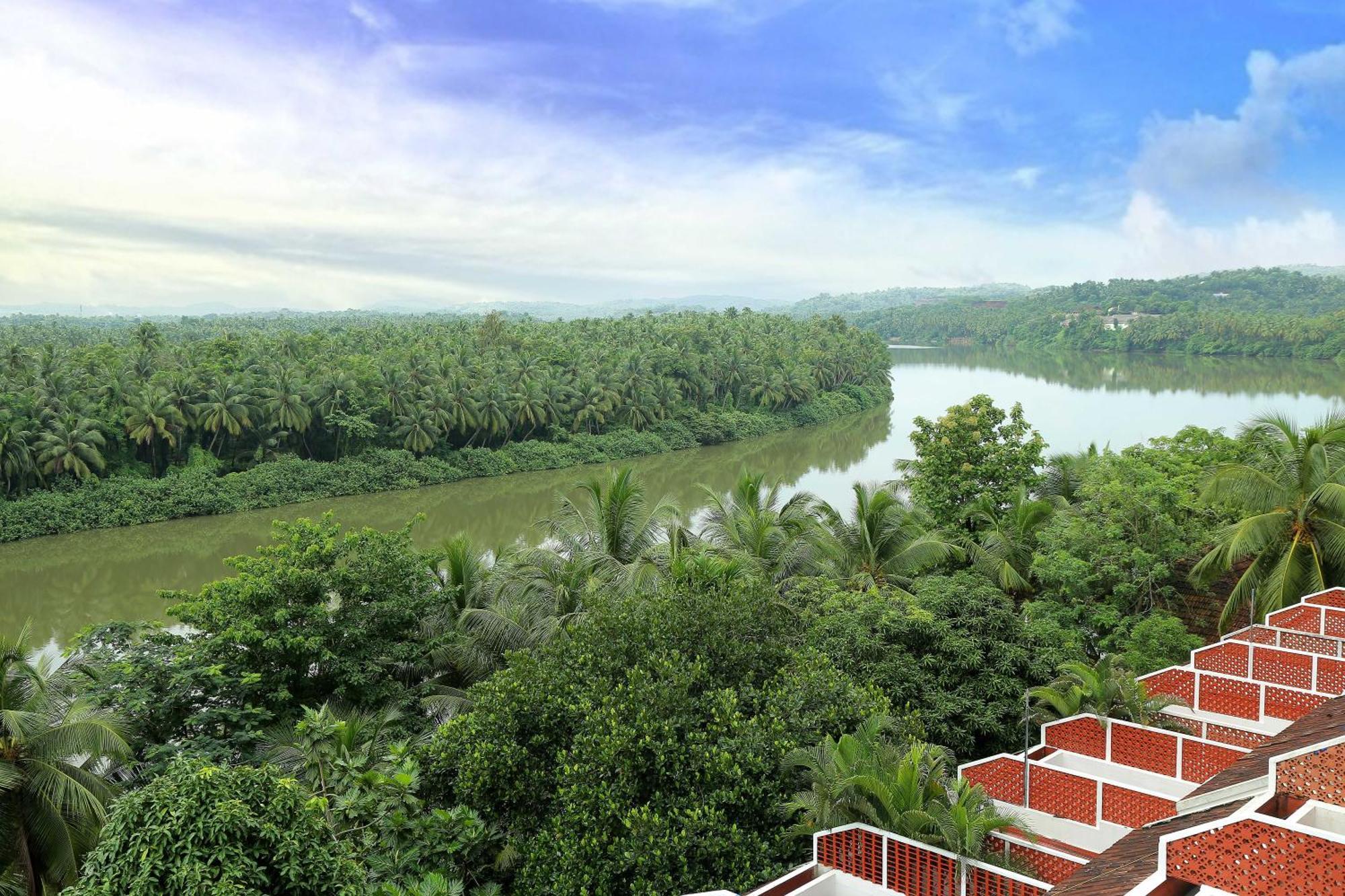 The Raviz Kadavu, Kozhikode Hotel Exterior photo